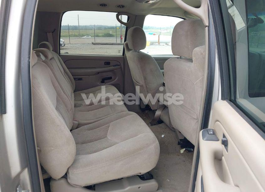 Photo 8 of 2005 Chevrolet Suburban 1500 LS (VIN 3GNFK16Z15G178686)