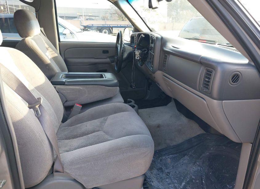 Photo 5 of 2005 Chevrolet Suburban 1500 LS (VIN 3GNFK16Z15G203845)