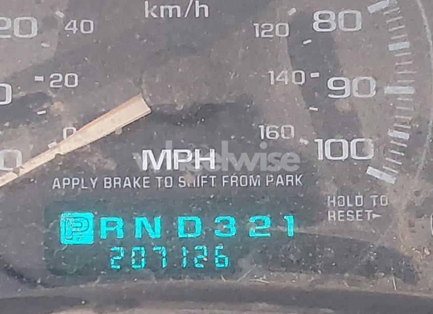 Photo 15 of 2002 Chevrolet Suburban 1500 LT (VIN 3GNFK16Z22G341955)