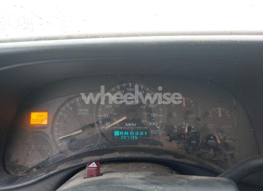 Photo 7 of 2002 Chevrolet Suburban 1500 LT (VIN 3GNFK16Z22G341955)