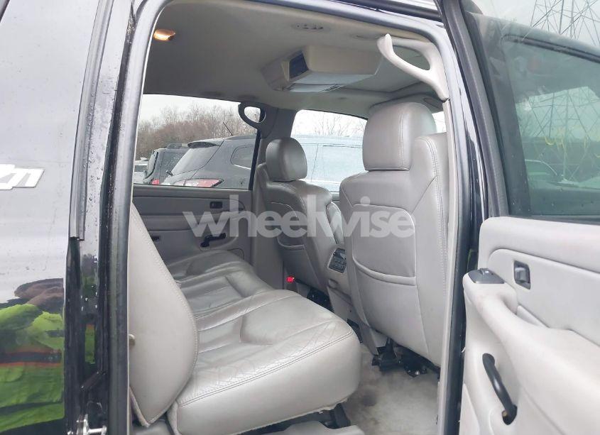 Photo 8 of 2004 Chevrolet Suburban 1500 Z71 (VIN 3GNFK16Z24G198220)