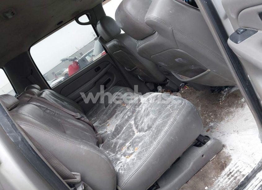 Photo 8 of 2004 Chevrolet Suburban 1500 Z71 (VIN 3GNFK16Z24G222709)