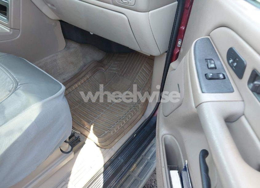 Photo 5 of 2004 Chevrolet Suburban 1500 LT (VIN 3GNFK16Z24G247948)