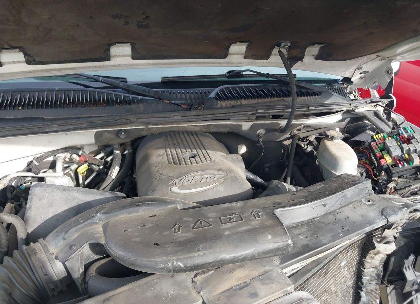 Photo 10 of 2005 Chevrolet Suburban 1500 Z71 (VIN 3GNFK16Z25G130579)