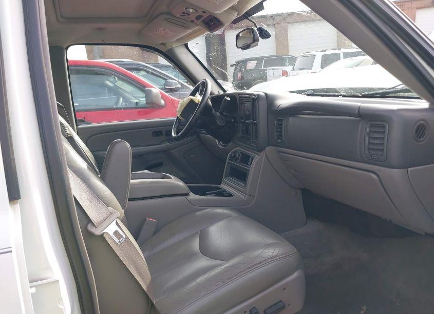 Photo 5 of 2005 Chevrolet Suburban 1500 Z71 (VIN 3GNFK16Z25G130579)