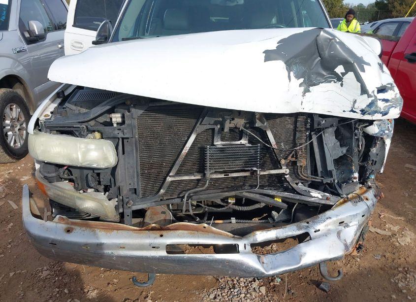 Photo 6 of 2005 Chevrolet Suburban 1500 Z71 (VIN 3GNFK16Z25G130579)