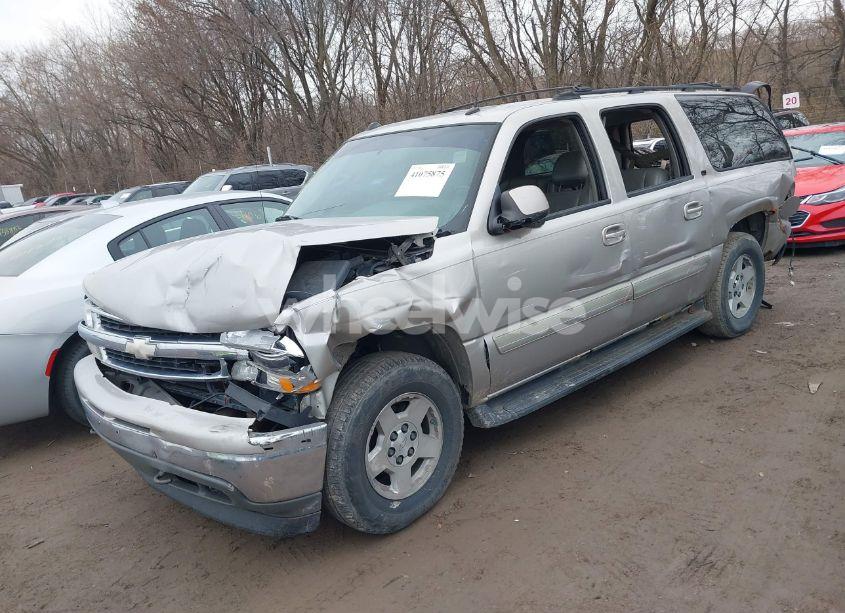Photo 2 of 2005 Chevrolet Suburban 1500 LT (VIN 3GNFK16Z25G152985)