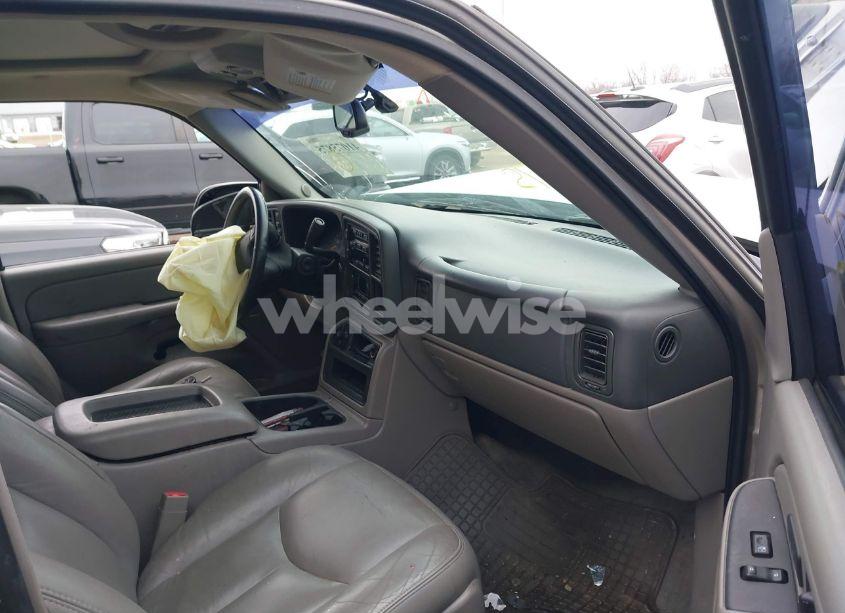 Photo 5 of 2005 Chevrolet Suburban 1500 LT (VIN 3GNFK16Z25G152985)