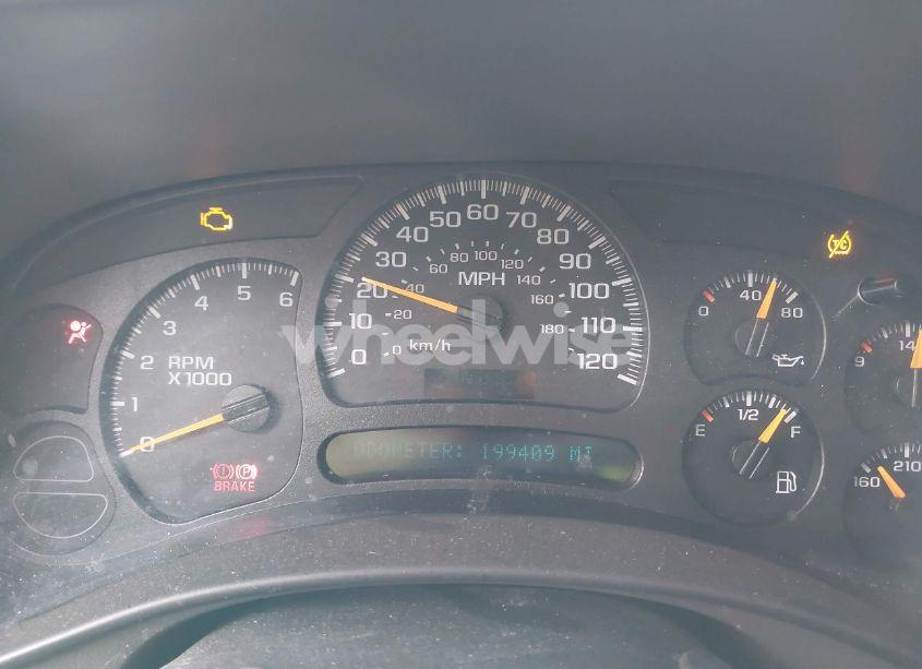 Photo 7 of 2005 Chevrolet Suburban 1500 LT (VIN 3GNFK16Z25G152985)