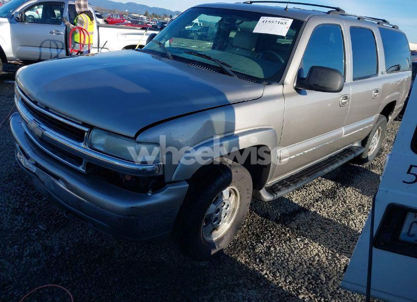 Photo 2 of 2002 Chevrolet Suburban 1500 LT (VIN 3GNFK16Z32G173307)