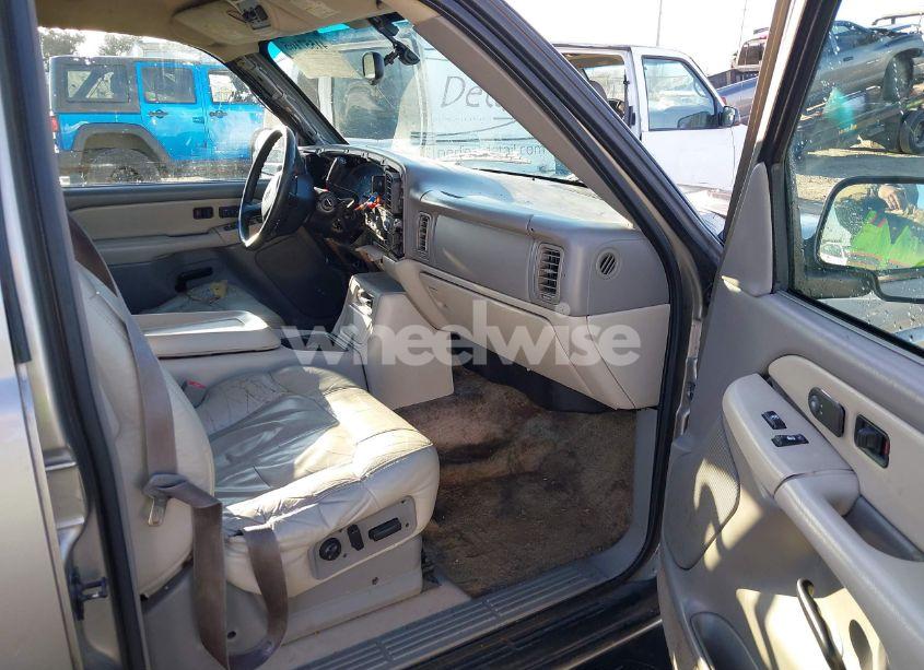 Photo 5 of 2002 Chevrolet Suburban 1500 LT (VIN 3GNFK16Z32G173307)