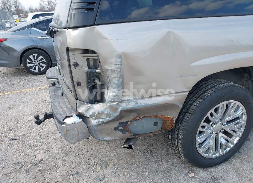 Photo 6 of 2003 Chevrolet Suburban 1500 LS (VIN 3GNFK16Z33G170733)