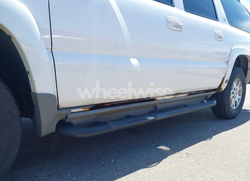 Photo 12 of 2003 Chevrolet Suburban 1500 Z71 (VIN 3GNFK16Z33G308805)