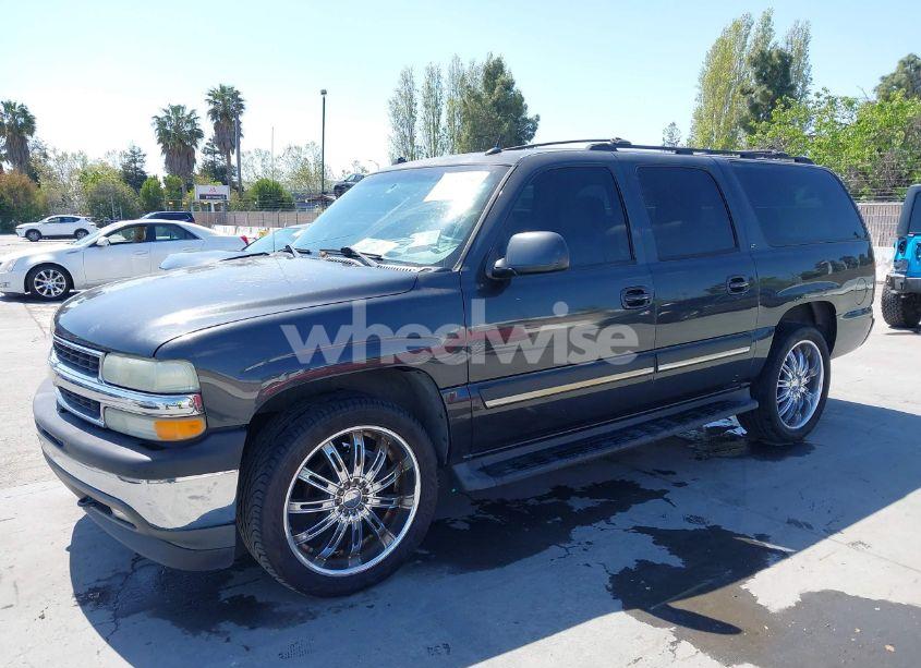 Photo 2 of 2005 Chevrolet Suburban 1500 LT (VIN 3GNFK16Z35G126718)