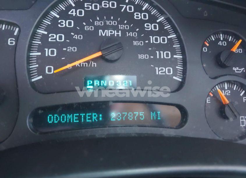 Photo 7 of 2005 Chevrolet Suburban 1500 LT (VIN 3GNFK16Z35G126718)