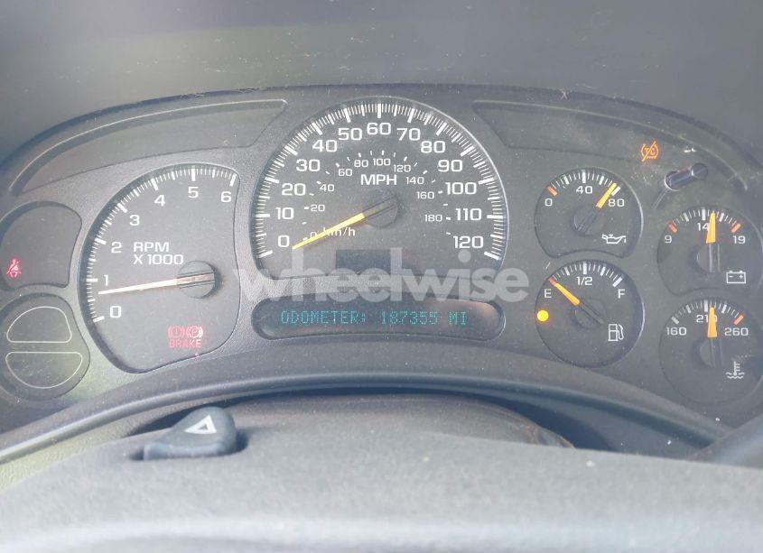 Photo 7 of 2005 Chevrolet Suburban 1500 LT (VIN 3GNFK16Z35G218833)