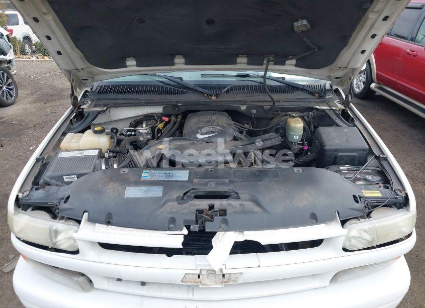 Photo 10 of 2002 Chevrolet Suburban 1500 Z71 (VIN 3GNFK16Z42G138355)