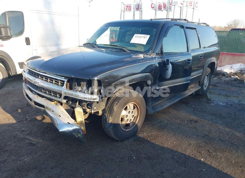 Photo 2 of 2002 Chevrolet Suburban 1500 LT (VIN 3GNFK16Z42G199561)