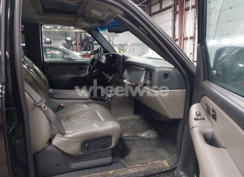 Photo 5 of 2002 Chevrolet Suburban 1500 LT (VIN 3GNFK16Z42G305930)