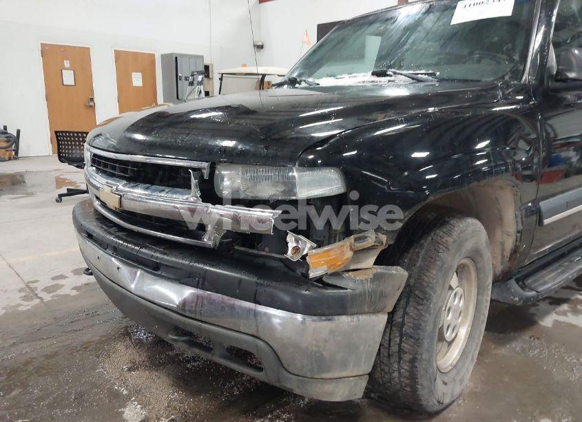 Photo 6 of 2002 Chevrolet Suburban 1500 LT (VIN 3GNFK16Z42G305930)