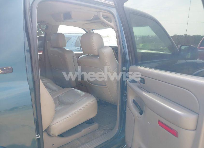 Photo 8 of 2005 Chevrolet Suburban 1500 LT (VIN 3GNFK16Z45G143706)