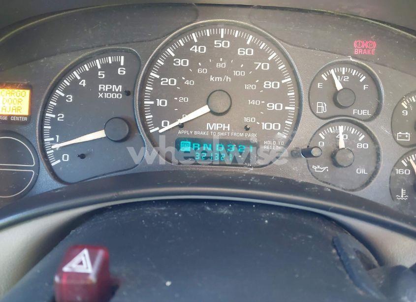 Photo 7 of 2002 Chevrolet Suburban 1500 Z71 (VIN 3GNFK16Z52G264577)