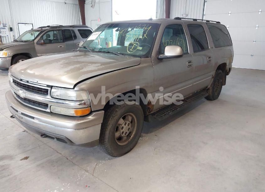 Photo 2 of 2003 Chevrolet Suburban 1500 LT (VIN 3GNFK16Z53G272826)