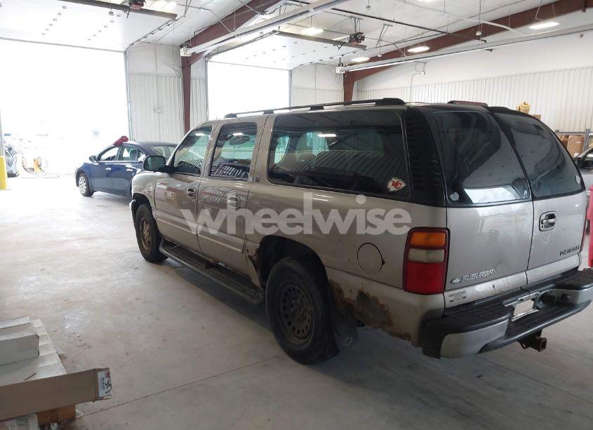 Photo 3 of 2003 Chevrolet Suburban 1500 LT (VIN 3GNFK16Z53G272826)