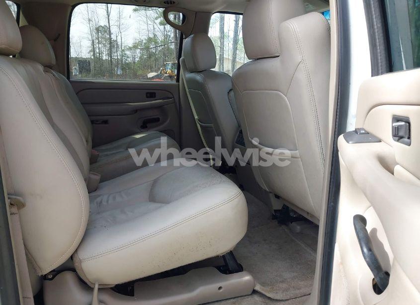 Photo 8 of 2004 Chevrolet Suburban 1500 Z71 (VIN 3GNFK16Z54G314817)