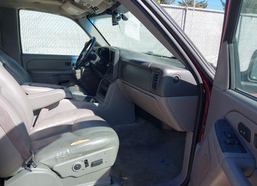 Photo 5 of 2005 Chevrolet Suburban 1500 LT (VIN 3GNFK16Z55G200124)