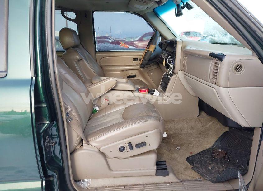 Photo 5 of 2003 Chevrolet Suburban 1500 Z71 (VIN 3GNFK16Z63G166885)