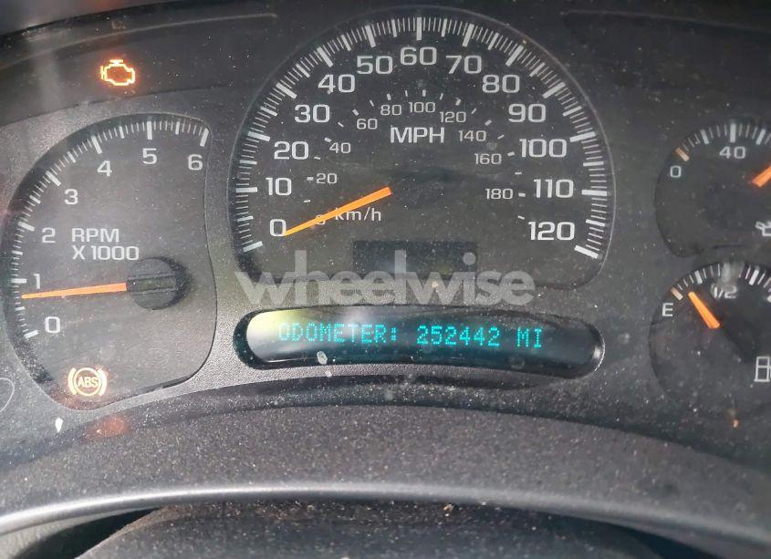 Photo 7 of 2005 Chevrolet Suburban 1500 LS (VIN 3GNFK16Z65G185021)