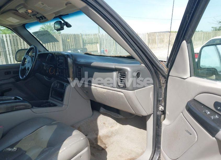 Photo 5 of 2005 Chevrolet Suburban 1500 Z71 (VIN 3GNFK16Z65G214436)