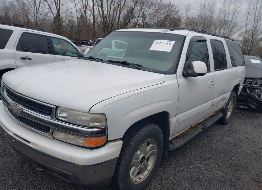 Photo 2 of 2005 Chevrolet Suburban 1500 LT (VIN 3GNFK16Z65G281621)