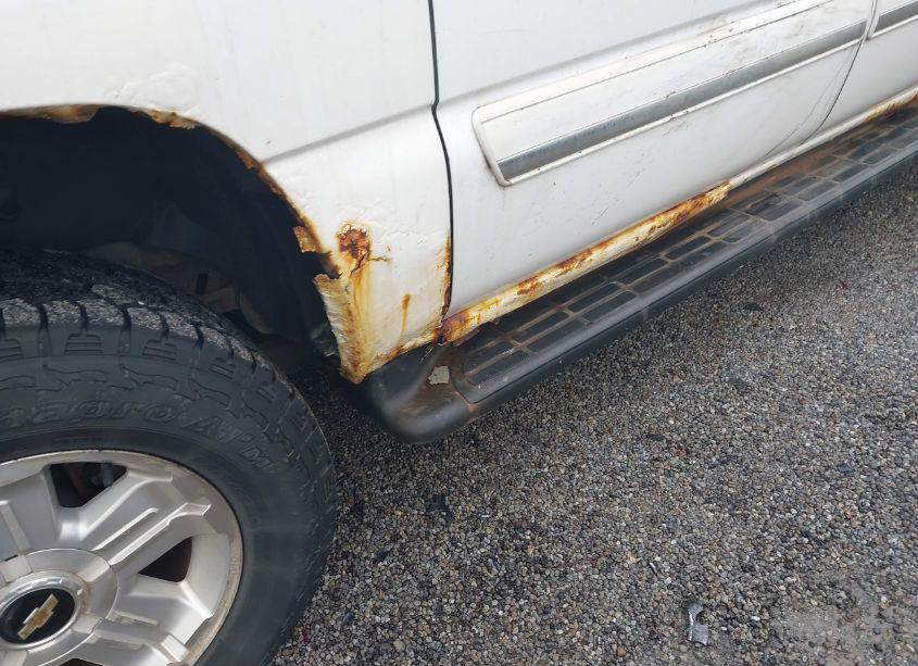 Photo 6 of 2005 Chevrolet Suburban 1500 LT (VIN 3GNFK16Z65G281621)