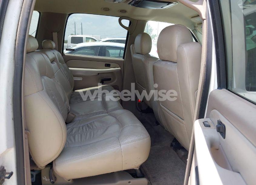 Photo 8 of 2002 Chevrolet Suburban 1500 Z71 (VIN 3GNFK16Z72G137619)