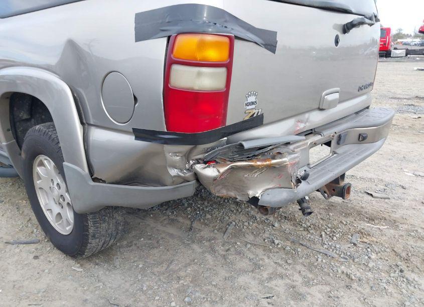 Photo 6 of 2003 Chevrolet Suburban 1500 Z71 (VIN 3GNFK16Z73G102810)