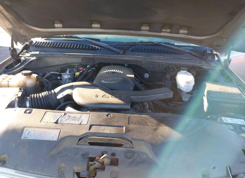 Photo 10 of 2003 Chevrolet Suburban 1500 LS (VIN 3GNFK16Z73G292897)