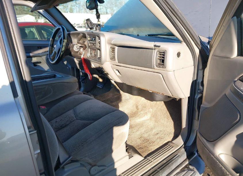 Photo 5 of 2003 Chevrolet Suburban 1500 LS (VIN 3GNFK16Z73G292897)