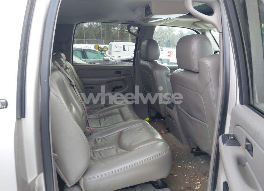 Photo 8 of 2005 Chevrolet Suburban 1500 LT (VIN 3GNFK16Z75G159642)