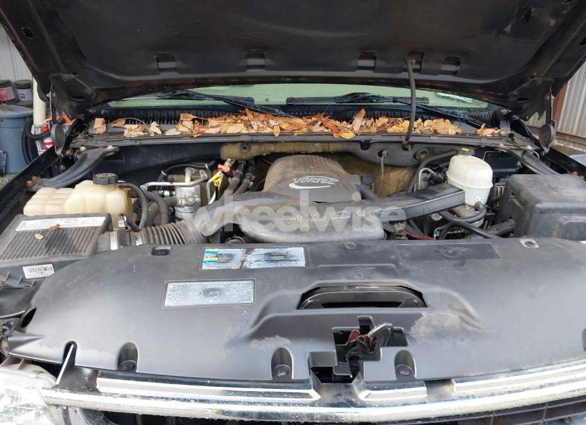 Photo 10 of 2005 Chevrolet Suburban 1500 LS (VIN 3GNFK16Z75G216471)