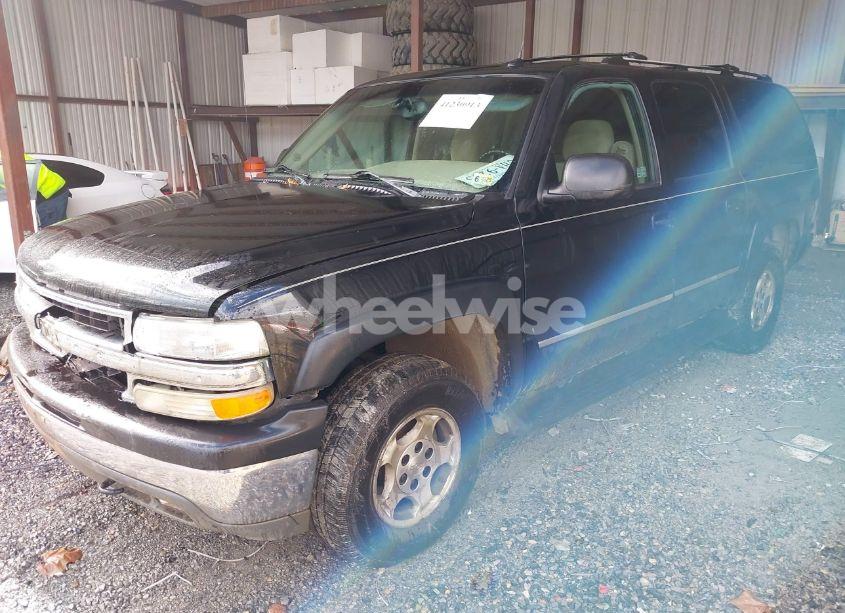 Photo 2 of 2005 Chevrolet Suburban 1500 LS (VIN 3GNFK16Z75G216471)