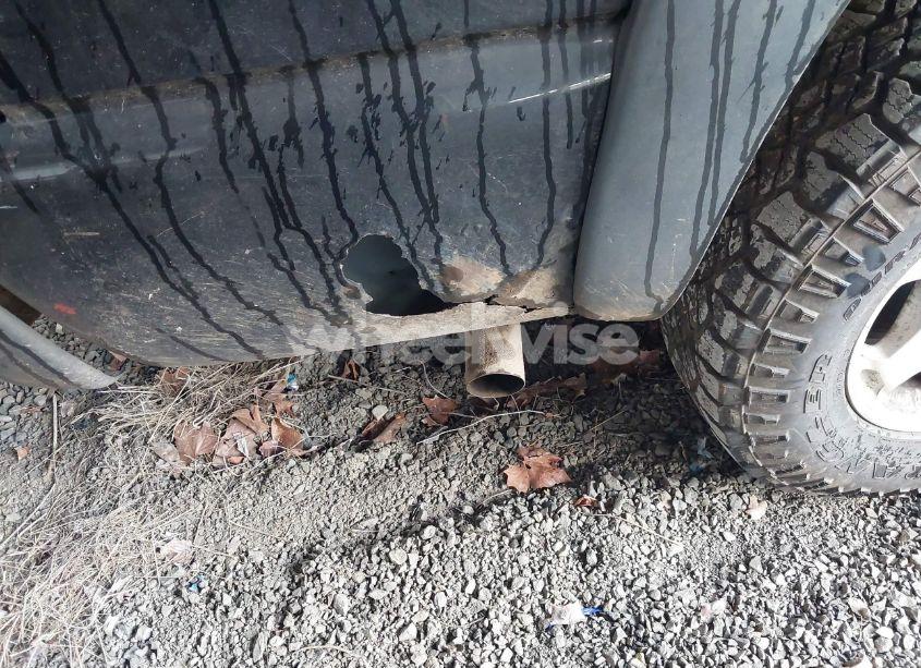 Photo 20 of 2005 Chevrolet Suburban 1500 LS (VIN 3GNFK16Z75G216471)