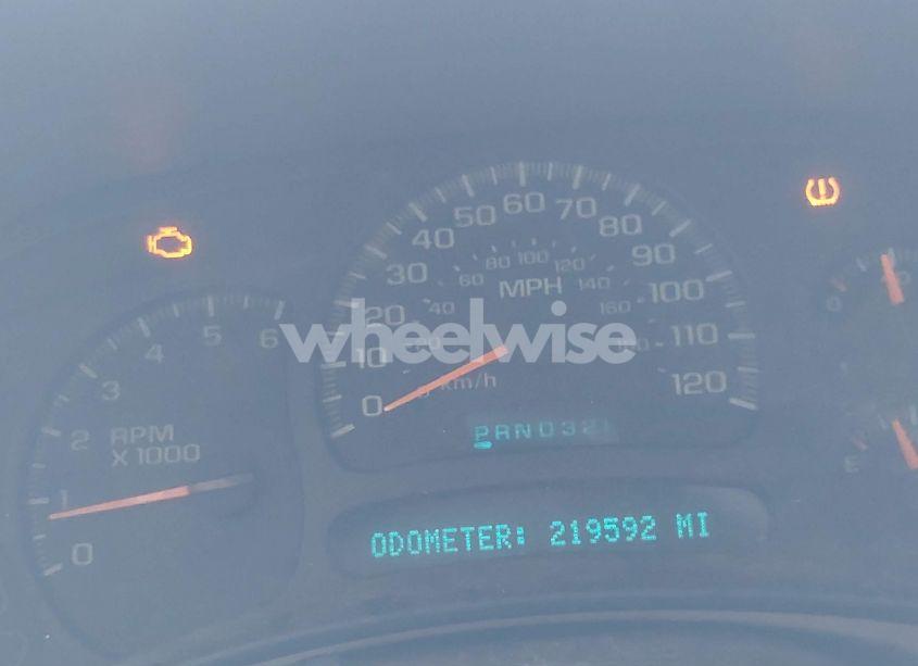 Photo 7 of 2005 Chevrolet Suburban 1500 LS (VIN 3GNFK16Z75G216471)