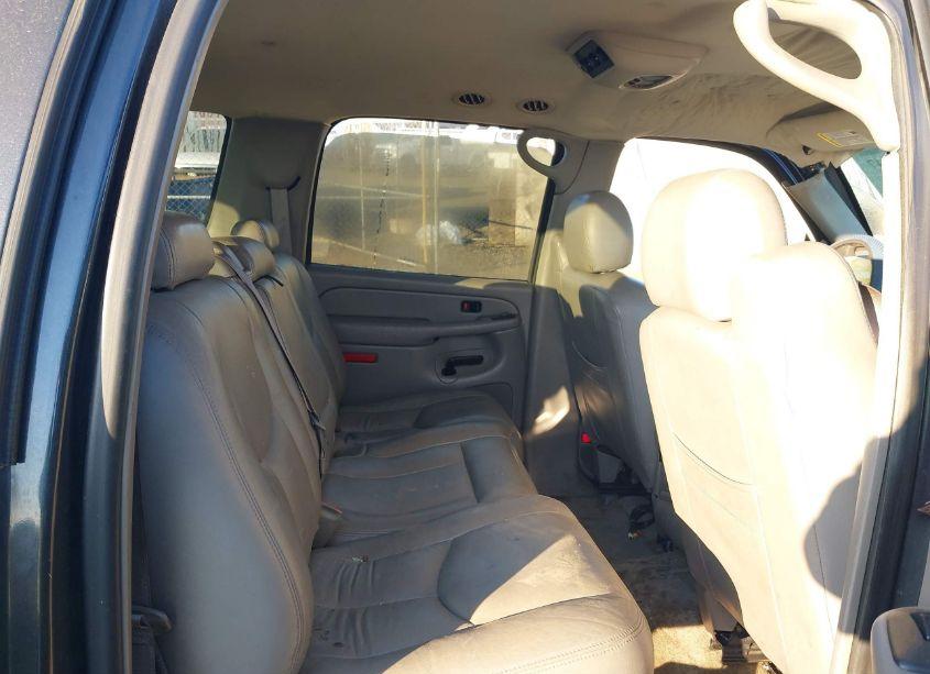 Photo 8 of 2005 Chevrolet Suburban 1500 LS (VIN 3GNFK16Z75G243928)
