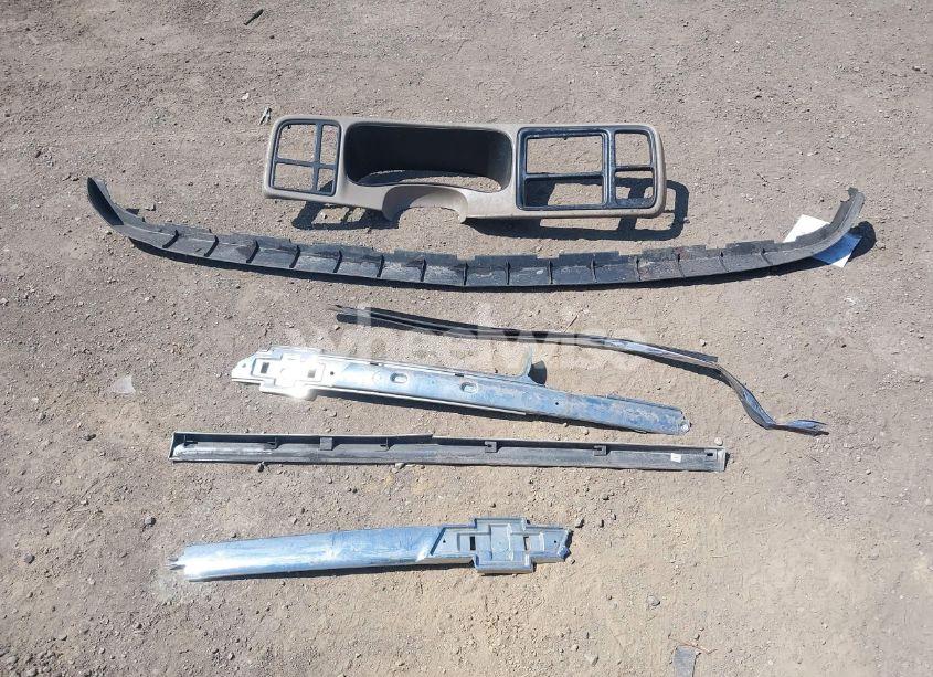 Photo 11 of 2005 Chevrolet Suburban 1500 LT (VIN 3GNFK16Z75G295768)