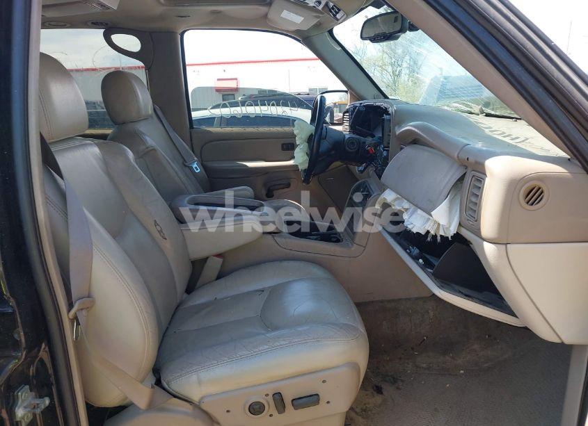 Photo 5 of 2005 Chevrolet Suburban 1500 LT (VIN 3GNFK16Z75G295768)