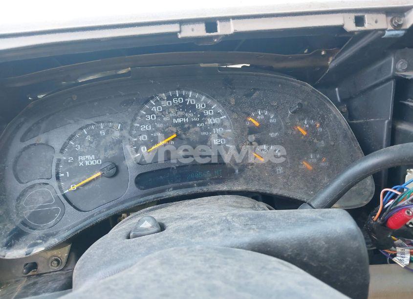 Photo 7 of 2005 Chevrolet Suburban 1500 LT (VIN 3GNFK16Z75G295768)