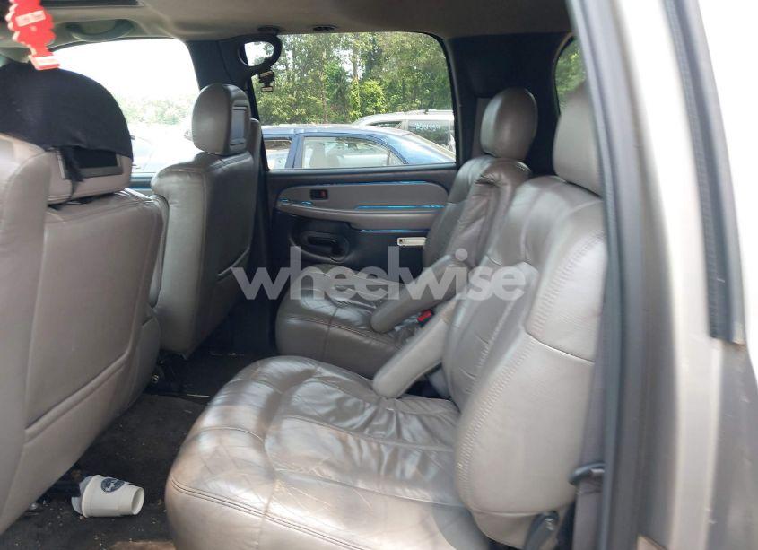 Photo 8 of 2002 Chevrolet Suburban 1500 Z71 (VIN 3GNFK16Z82G209847)