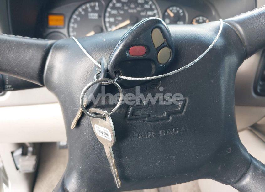 Photo 11 of 2002 Chevrolet Suburban 1500 Z71 (VIN 3GNFK16Z82G296620)